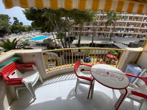 Apartamento Con Servicios, Piscina Y Parking Privado M�x 4 Pax
