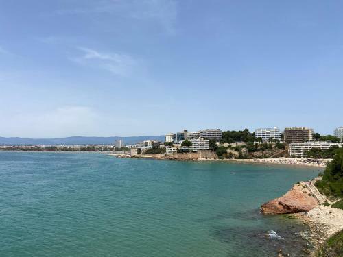 Apartamento Con Servicios, Piscina Y Parking Privado M�x 4 Pax