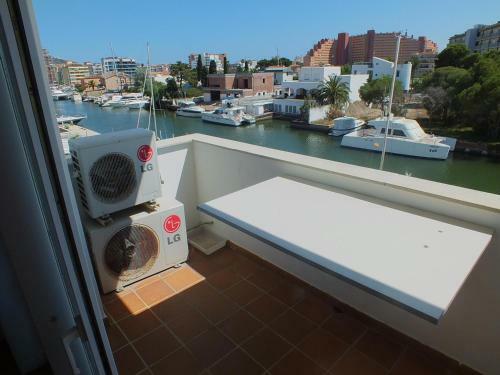Apartamento Roses, 3 Dormitorios, 6 Personas - Es-204-14