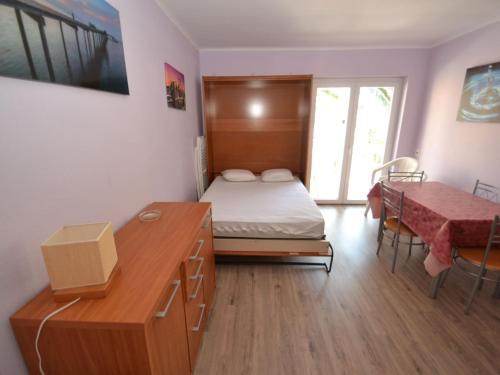 Apartment Flandria-2 By Interhome