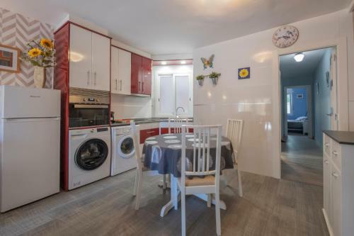 Two-bedroom Apartment In Salou 5 Mins From The Beach