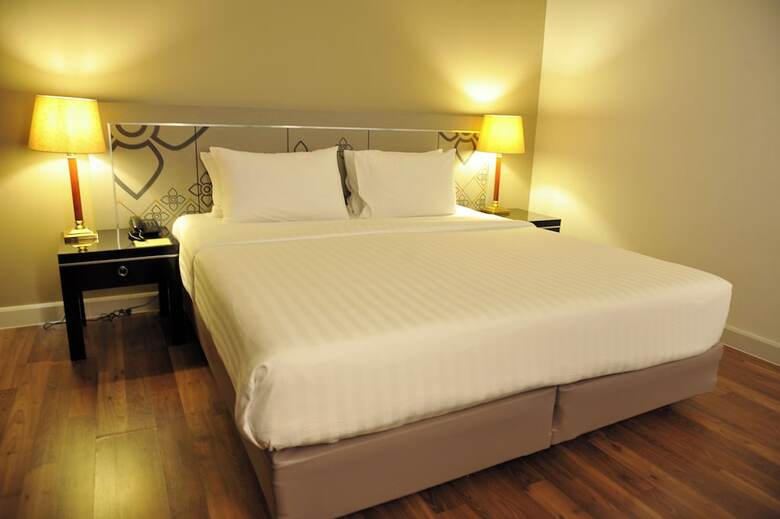 New Season Hotel