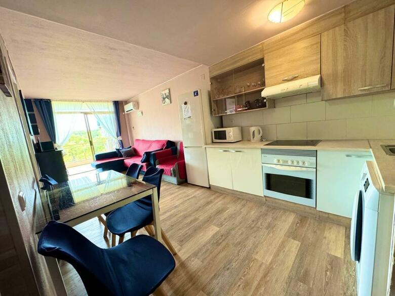 Apartsalou Lea