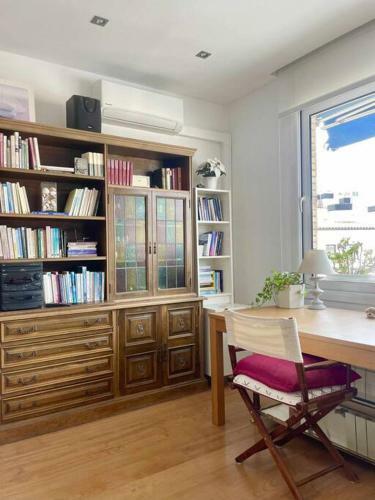 Moderno Y Amplio Apartamento En El Centro De Roses