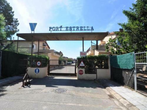Casa Roses, 3 Dormitorios, 6 Personas - Es-258-127