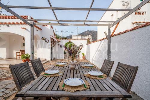 Wehostyou - Belle Maison Roses, Mas Bosc� 12