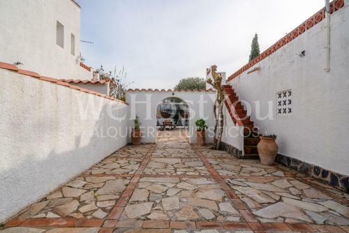 Wehostyou - Belle Maison Roses, Mas Bosc� 12