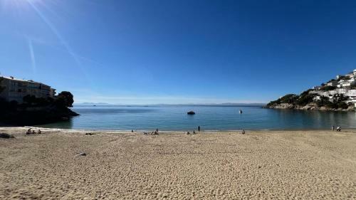 Apartamento Vista Mar Y Parking En Roses