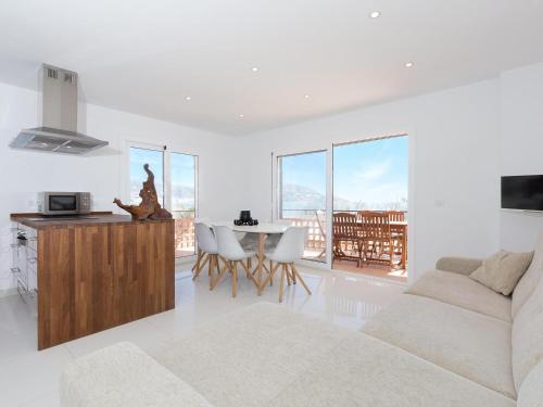 Apartamento Roses, 2 Dormitorios, 4 Personas - Es-228-117