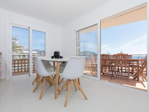 Apartamento Roses, 2 Dormitorios, 4 Personas - Es-228-117