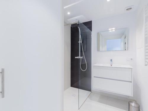 Apartamento Roses, 2 Dormitorios, 4 Personas - Es-228-117