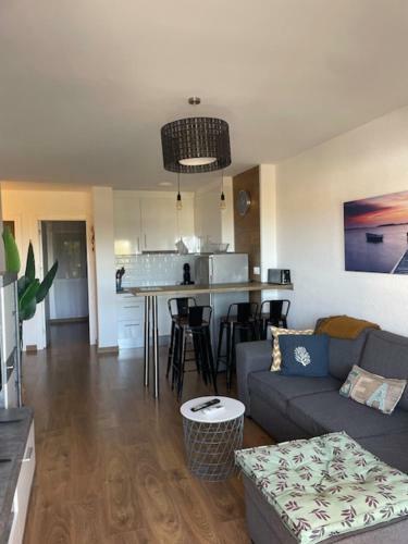 Apartamento Bahia Roses Centre