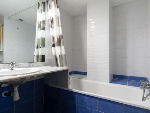 Apartamento Roses, 2 Dormitorios, 5 Personas - Es-228-119