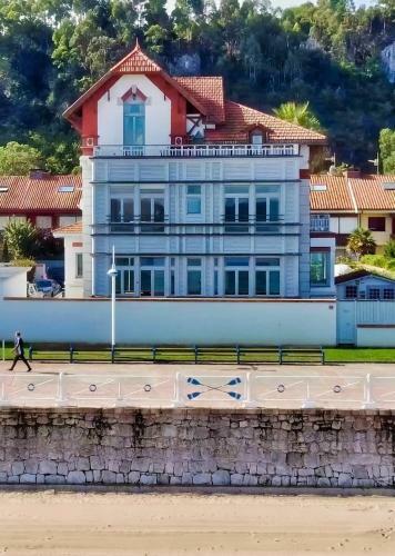 Hostal Pensi�n Antiguo Chalet De Zabala