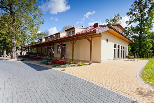Hotel Pa?ac Paw?owice