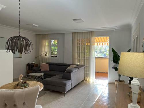 Preciosa Casa Con Jard�n Privado