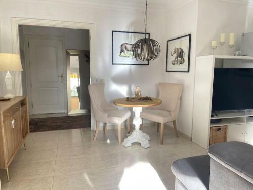 Preciosa Casa Con Jard�n Privado