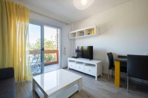 Apartment With Balcony And Swimming Pool