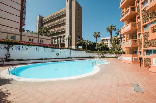 Apartment With Balcony And Swimming Pool