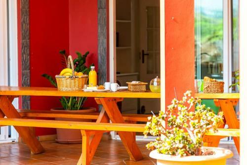 Villa Artigar, Garden, Swimming Pool And Bbq.