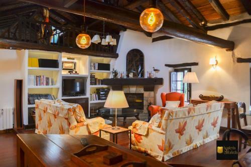 Hdec Hosteria De Casta�eda Alojamiento Turistico