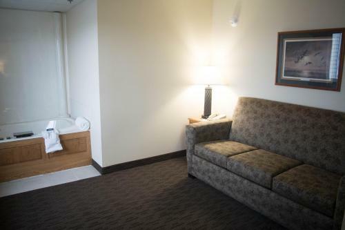 Hotel Americinn Of Madison