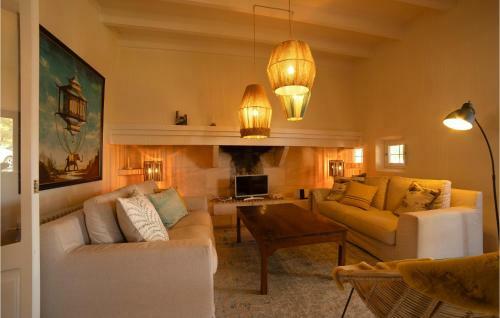 Lovely Home In Porto Cristo With Kitchen