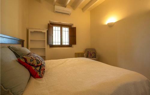 Lovely Home In Porto Cristo With Kitchen