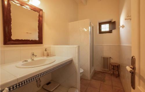 Lovely Home In Porto Cristo With Kitchen