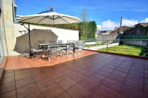 Adosado Con Piscina En Pontevedra