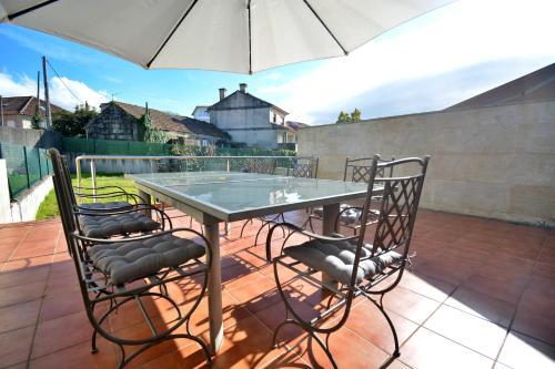 Adosado Con Piscina En Pontevedra