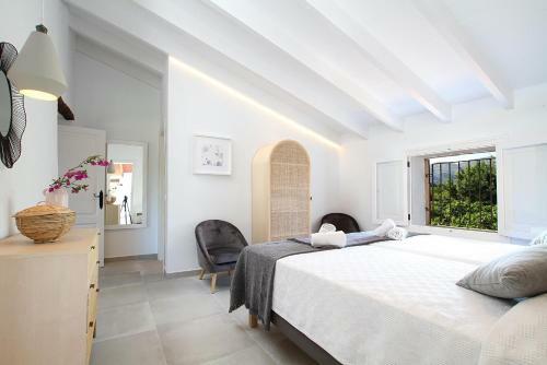 Superb Pollensa Villa - 5 Bedrooms - Villa Fiorever - Mountainside Views - Pool Table