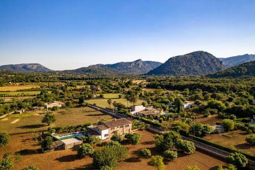 Superb Pollensa Villa - 5 Bedrooms - Villa Fiorever - Mountainside Views - Pool Table
