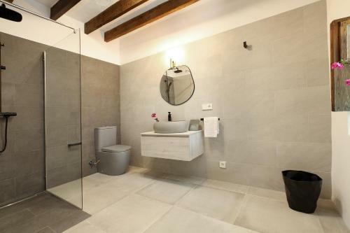 Superb Pollensa Villa - 5 Bedrooms - Villa Fiorever - Mountainside Views - Pool Table