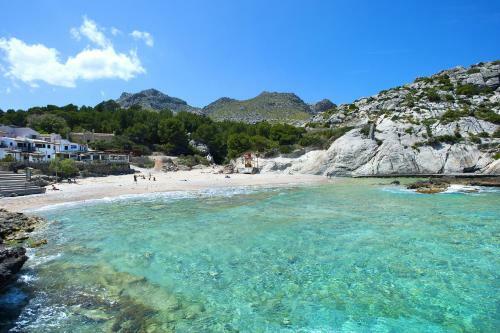 Owl Booking Villa Marvil - Exclusive Holidays