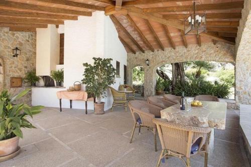 Villa Rustic House With Views To The Pollensa Mountains