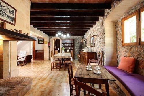 Villa Rustic House With Views To The Pollensa Mountains