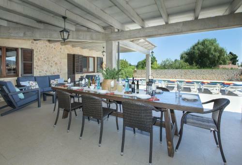 Owl Booking Villa Santuiri - Exclusive Holidays