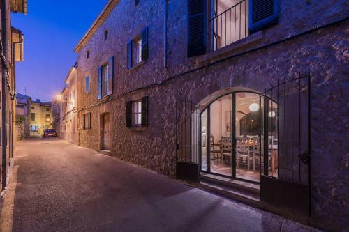Stunning Pollenca Townhouse