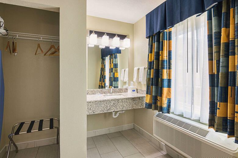 Motel Rodeway Inn And Suites Ithaca
