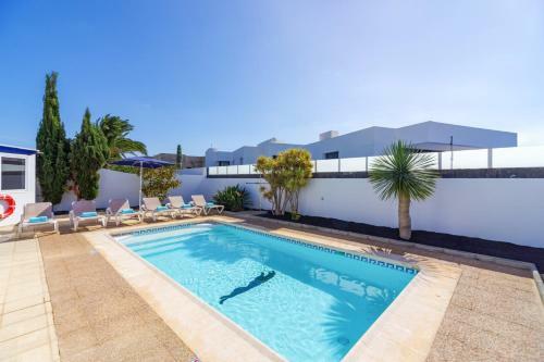 Villa Castillo Del Aguila By Villa Plus