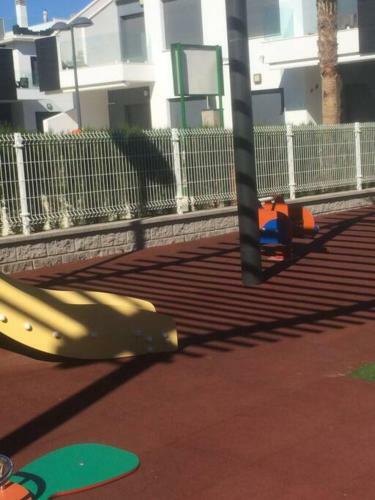 Beautiful Modern 2 Bedroom, 2 Bathroom Apartment