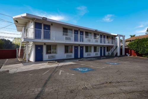 Motel 6 Concord