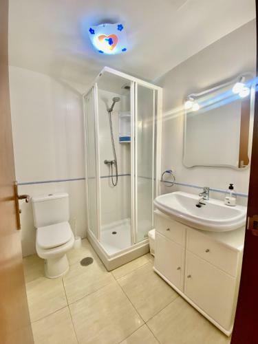 Cer� Amplio Apartamento En El Centro