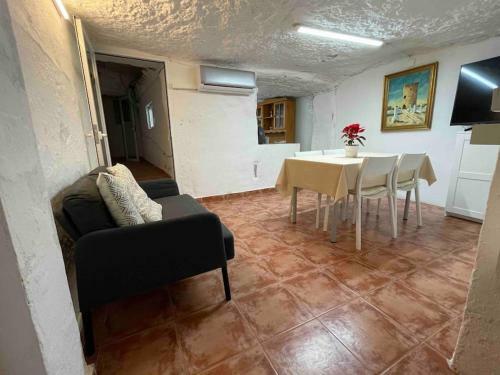 Apartamento Casa-cueva En El Coraz�n De Paterna