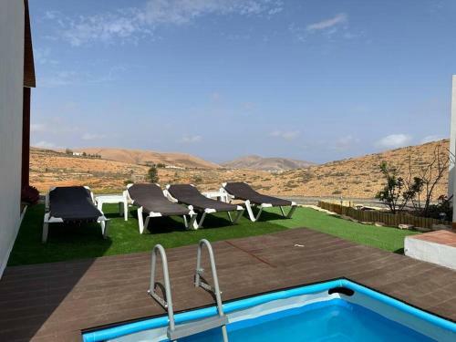 Private Villa With Pool In The Mountains