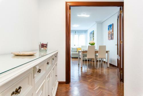 Myhousespain - Amplio Apartamento En El Centro De Oviedo