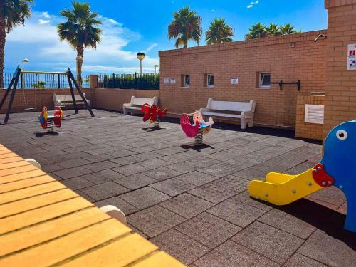 Apartamento Beachfront Family Retreat, Marina D'or
