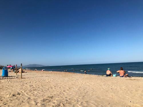 Apartamento Beachfront Family Retreat, Marina D'or