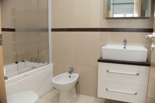 Apartamento Beachfront Family Retreat, Marina D'or